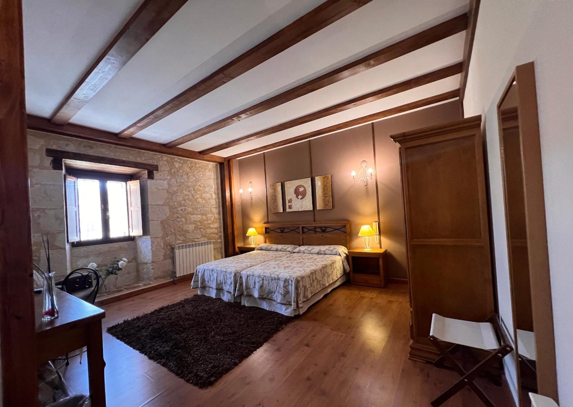 Hotel Rural Restaurante Las Baronas Santa Cruz de la Salceda 外观 照片